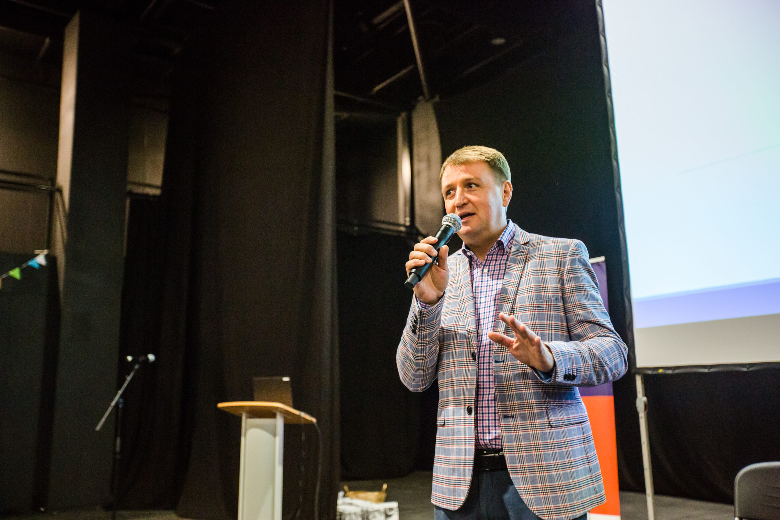Featured image for “Eduard Odinets: arutelu välistööjõu palgatingimuste üle peab jätkuma ka peale välismaalaste seaduse muutmist”