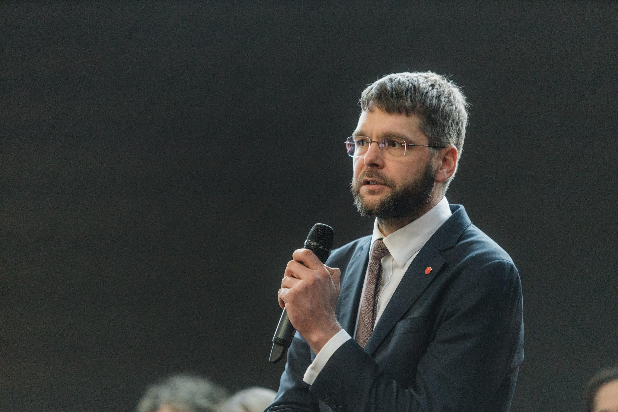 Featured image for “Jevgeni Ossinovski: mootorsae valitsus teritab ketti, lõikuspidu tabab pensionäre ja haridust”