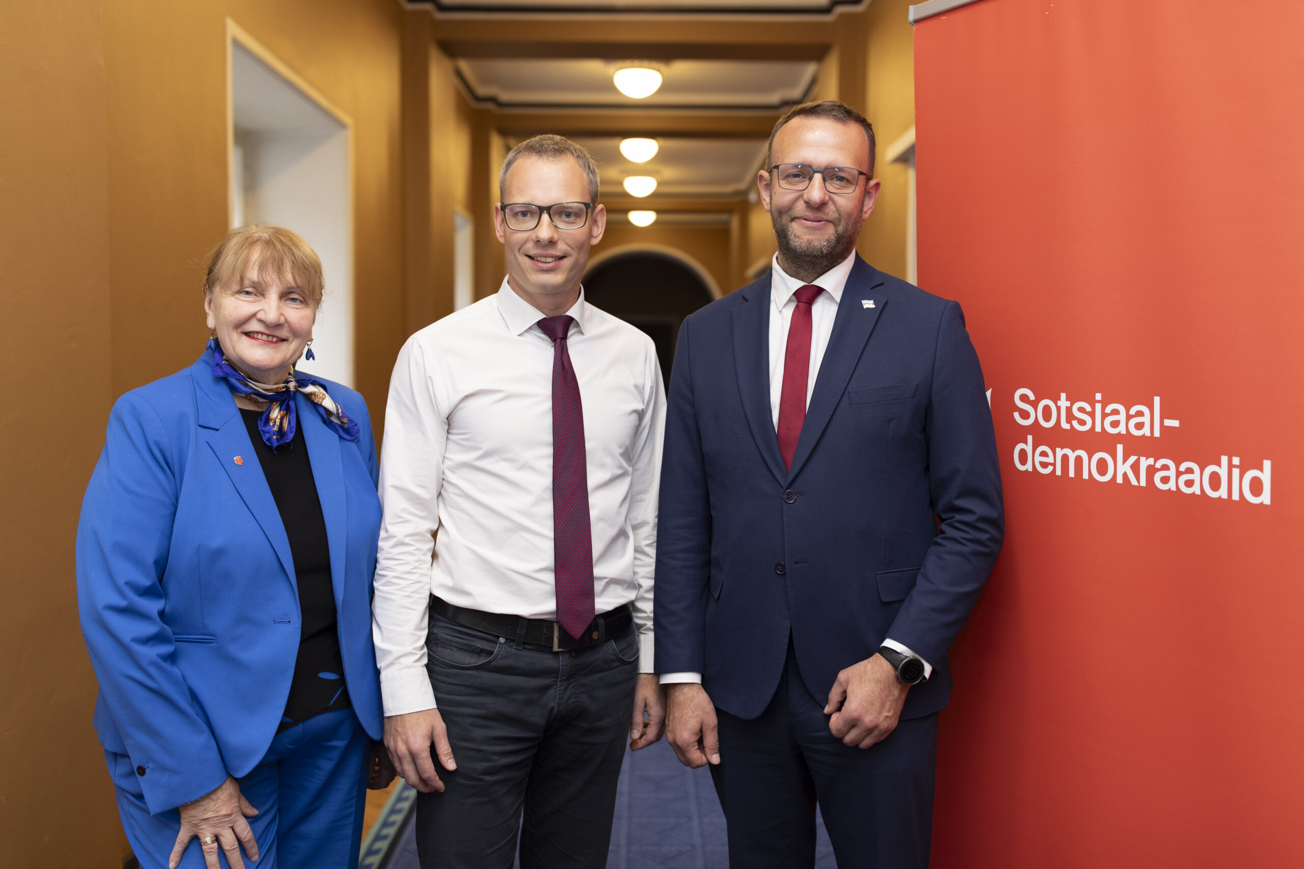Mulgi vallavanem Imre Jugomäe liitus Sotsiaaldemokraatliku Erakonnaga ning kandideerib riigikogu valimistel sotsiaaldemokraatide nimekirjas Järva- ja Viljandima